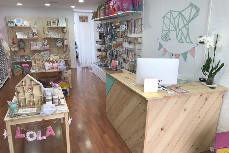 1001 trucos para decorar tu tienda con muebles de madera natural y palets