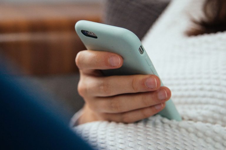 Conoce todas las Redes Sociales de Mind Made ¡tu taller de muebles de madera natural favorito!